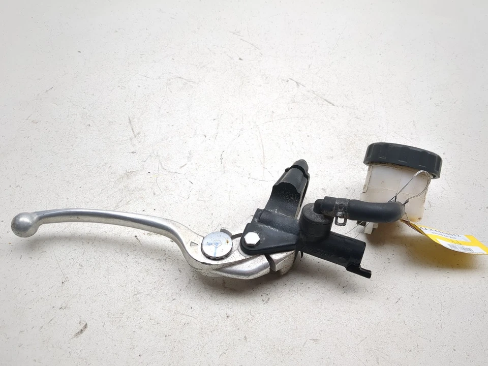 09 Suzuki SV650 cilindro mestre de freio dianteiro direito - Imagem 1 de 4