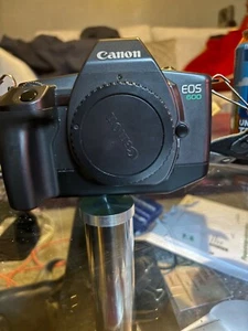 Canon EOS 650 35mm SLR Film Camera Body, flash, lenses and travel bag bundle - Picture 1 of 15