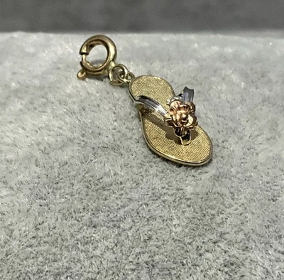 14k Tri Color Gold Flip Flop Bracelet Charm 1.28g - Image 1 of 4