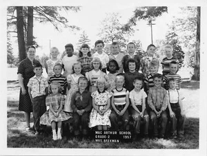 1957 MAC ARTHUR SCHOOL 2nd GRADE CLASS PHOTOGRAPH & NAMES VANCOUVER, WASHINGTON - Picture 1 of 3