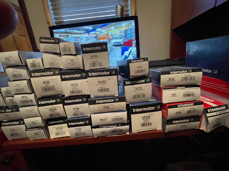 ru652 standard  Dwayne  """"READ THE LISTING PLEASE"""" d box  two - Image 1 of 1