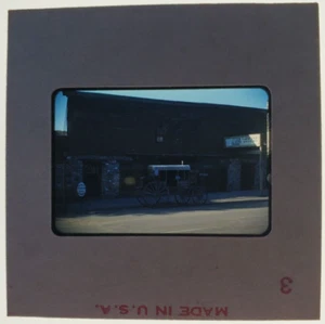 35mm Red Border Slide Montana 1953 Wells Fargo Stagecoach In Front Of Building - Picture 1 of 2