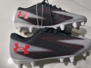 Under Armour Youth Soccer Cleats (5.5) Retails For $95 - Picture 1 of 12