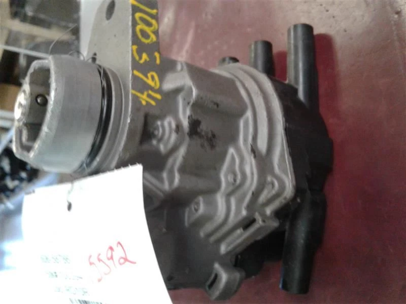 Distributor 6-153 Fits 95-97 CIRRUS 15592 - Image 1 of 1