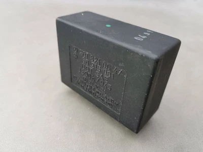 Mercedes 190 W201 1991 Altri moduli centraline 2018210047 AMB13739 - Immagine 1 di 3