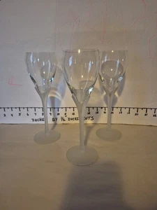 3 Vintage Colony Amaryllis Clear Satin Wine Glasses 8 7/8" Frosted Petal Stems - Picture 1 of 12