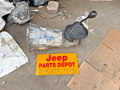 Jeep Wrangler JK JKU 2007 2008 3,8 L 2 ruedas motrices transmisión manual 52104740AA Foto 1 de 4