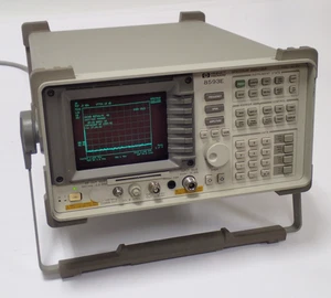 HP 8593E SPECTRUM ANALYZER FREQUENCY CENTERING ISSUE OPT 021, 140 FOR PARTS - Picture 1 of 18