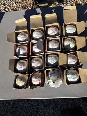 Lote De 12 Softbol’s 12 Pulgadas Corcho Centro Cuero Dudley SB-12L MSP-47 Foto 1 de 4