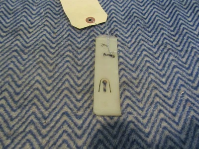 NOS 1980 -1986 MERCURY GRAND MARQUIS COLONY PARK BODY SIDE MOLDING RETAINER CLIP - Image 1 of 2