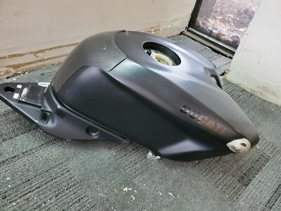 07-13 Ducati 848 1098 1198 Evo S R Gas Fuel Tank Petrol BLACK 2013 - Image 1 of 4