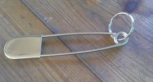 LAUNDRY NET SAFETY PIN 5" STAINLESS STEEL KEY CHAIN - Picture 1 of 2