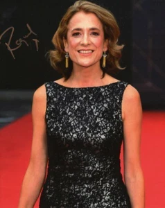 Television Autograph: RAQUEL CASSIDY (Actor) Signed Photo - Imagen 1 de 1