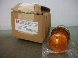 FEDERAL SIGNAL STREAMLINE BERNSTEINFARBENES STROBOSKOPLICHT LP3E-120A 120 VOLT NEU IM KARTON - Bild 1 von 3