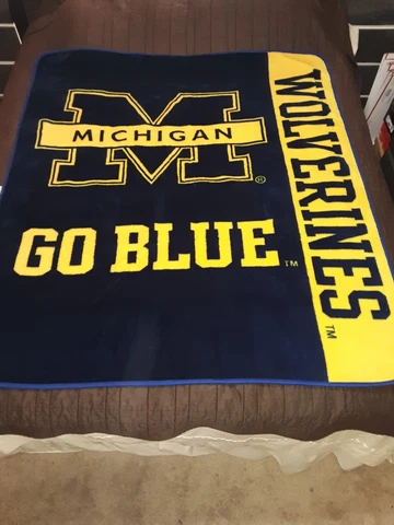 Vintage Michigan Wolverines Blanket Throw Fleece Beiderlack style Cover