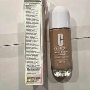 Clinique Even Better Clinical Vitamin Make-up SPF 45 Light Med Cool 4 1oz/30ml - Bild 1 von 4