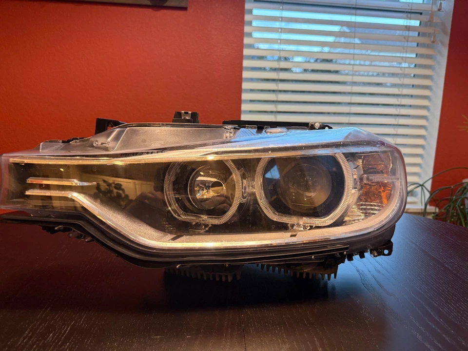 Faro adaptable xenón OEM BMW F30 serie 3 2012-2015 320i 328i 335i LH 1 Foto 1 de 4