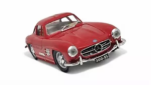Vintage 1954 Mercedes Benz 300 SL Gullwing red 1/24 Scale Diecast car by Bburago - Picture 1 of 19