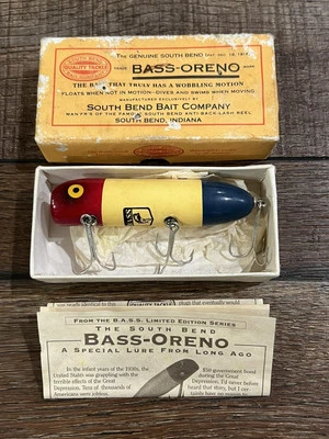 Vintage South Bend Bass Oreno fishing lure Patriotic Color Red White Blue UNUSED - Image 1 of 4
