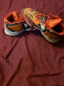 Zapatillas Nike Kyrie Infinity 1 World, 1 People naranja y rojo talla 11 - Imagen 1 de 16