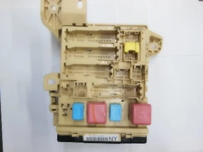 2007-2010 TOYOTA CAMRY LE INTERIOR ECU JUNÇÃO RELÉ CAIXA DE FUSÍVEIS FABRICANTE DE EQUIPAMENTO ORIGINAL CHAVE START - Imagem 1 de 3