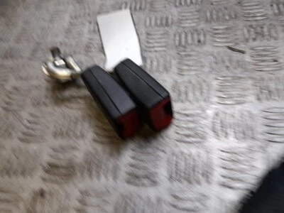 FIVELAS DE CINTO DE SEGURANÇA VOLKSWAGEN GOLF MK5 2003-2008 GÊMEAS TRASEIRAS - Imagem 1 de 3