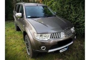 Mitsubishi L200 (05-14) / Pajero Sport 2 (08-16) Winch Plate in Original Bumper - Picture 1 of 4