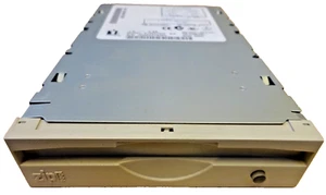 iOMEGA Z100ATAPI**ZIP LAUFWERK**ZIP 100MB IDE #NT4268 - Bild 1 von 3