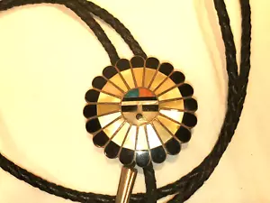 Vintage ZUNI SUNFACE Bolo Krawatte IULEO R Inlay Jay? Native American SOUTHWESTERN b4 - Bild 1 von 10