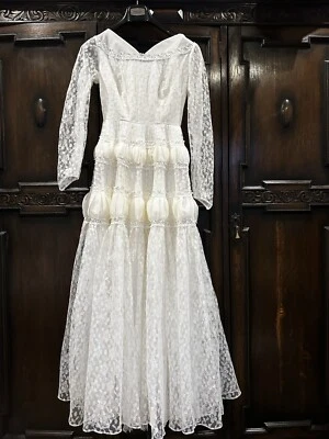 Genuine Vintage Wedding Dress 50’s , - Image 1 of 4