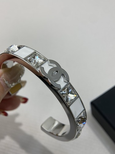 Bracciale CHANEL Argento Ferramenta Bianco Goccia Olio Quadrato Cristallo Intarsiato CCS 24C