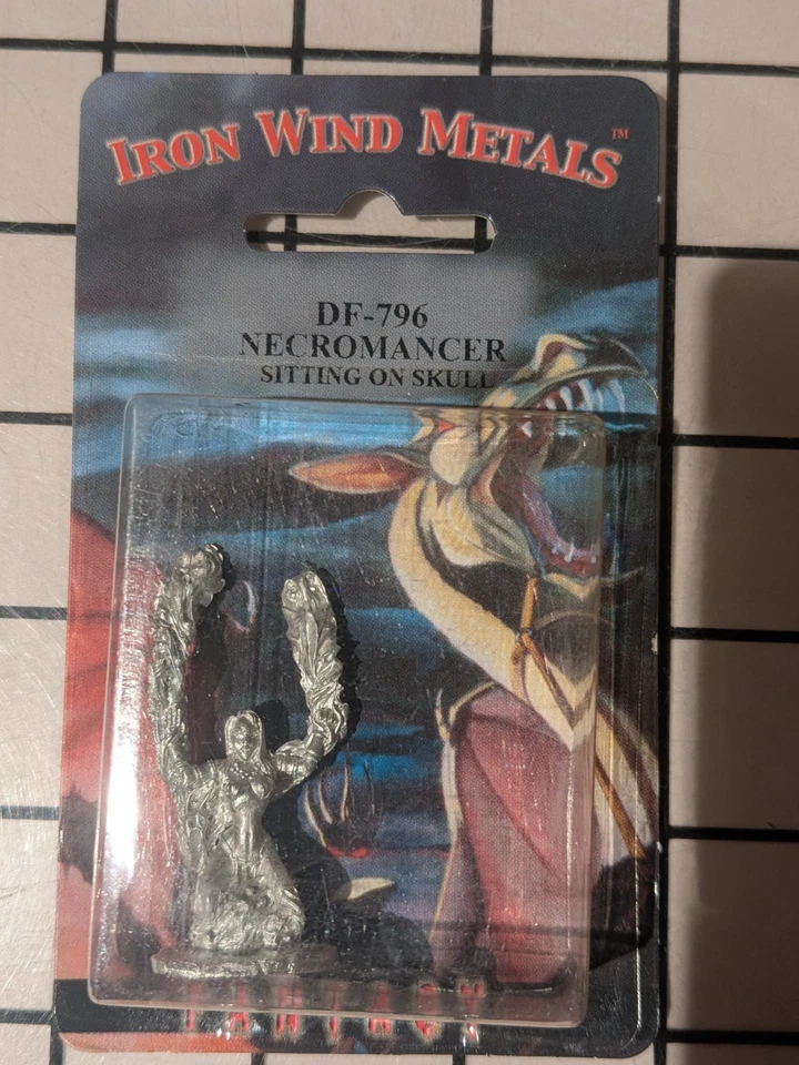 Figura de metal miniatura fantasía nigromante mujer Ral Partha DF-796 Foto 1 de 1