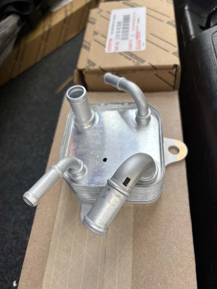 2022 - 2025 Tundra 红杉自动原始设备制造商变速箱油冷却器 — 第 1/4 张图片