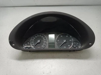 Compteur MERCEDES CLASSE C 203 COUPE SPORT PHASE 2 - Photo 1/4