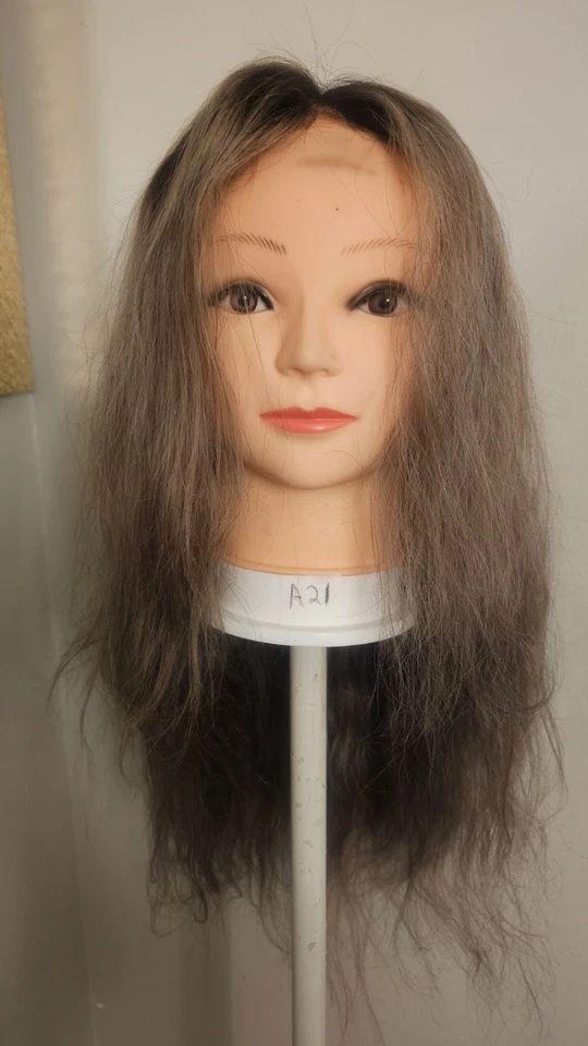 Peluca de encaje de cabello humano 100 % virgen rizada gris superior regular de alta calidad de 22 a 24"  Foto 1 de 4