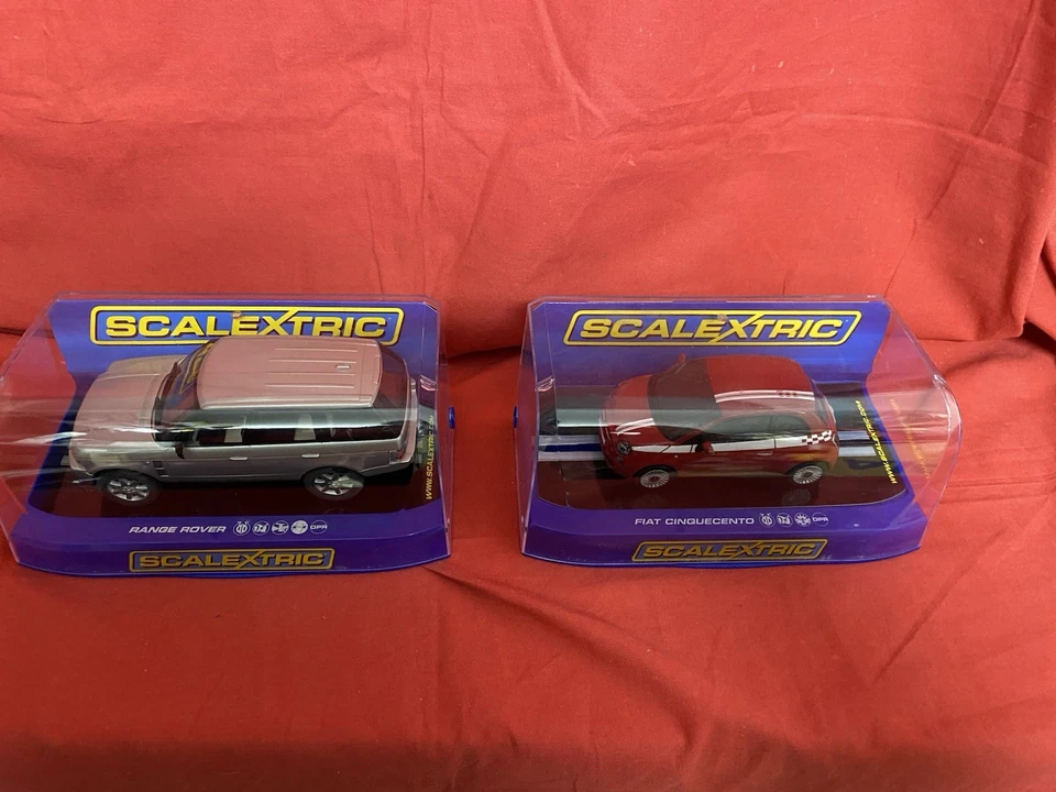 SCALETRIC SC. 1/32 ART. 2819 RANGER ROVER STREET CAR + ART. C2934 FIAT 500 RED - Immagine 1 di 4