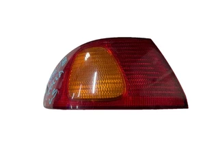 Luz trasera lateral del conductor Toyota Corolla 1998-2002 izquierda - Imagen 1 de 3