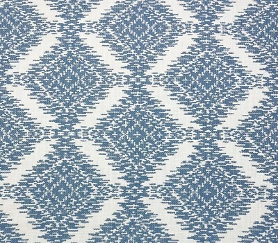 TELA MULTIUSO GEOMÉTRICA IKAT GLOBAL AZUL VARNEY DESIGNS POR YARDA 54"W Foto 1 de 4