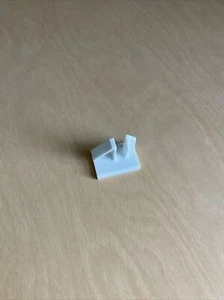 OEM AMANA KENMORE WHIRLPOOL CROSLEY MAYTAG (LEFT) FREEZER SHELF SUPPORT CLIP - Picture 1 of 3