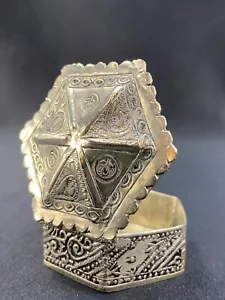 Caja Hexagonal De Metal Plateado Hispano-Maurisco Medio Oriente - Imagen 1 de 10