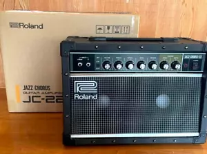 NEU Roland JC-22 Jazz Chorus kompakter Gitarren-Combo-Verstärker schwarz aus ... - Bild 1 von 5