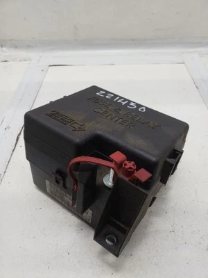  STRATUS   2004 Fuse Box Engine 604148 - Image 1 of 3