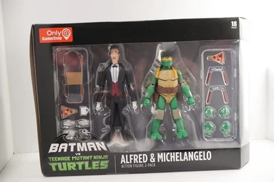 DC Collectibles Batman vs TMNT: Альфред и Микеланджело 2-Упаковки Gamestop ПОВРЕЖДЕНИЕ КОРОБКИ - Изображение 1 из 4