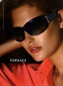 Versace Mario Testino Catherine McNeil Sonnenbrille 2008 1 Seite MAGAZINANZEIGE - Bild 1 von 1