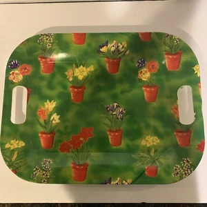 Bandeja para servir melamina vintage 18” x 14” verde con flores en maceta multicolores - Imagen 1 de 12