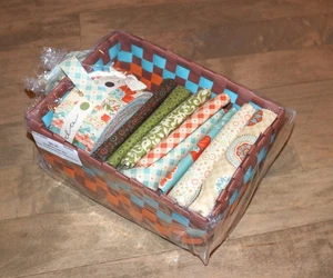 Thimble Blossoms Quilt | *WALLFLOWER* #116 Pattern Kit + Fabric 54" x 61" - Picture 1 of 5