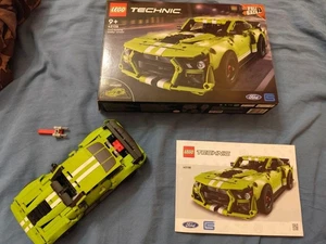 LEGO TECHNIC: Ford Mustang Shelby GT500 (42138) Aufgebaut  - Bild 1 von 2