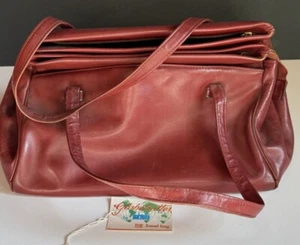 Bolso de mano de cuero vintage Globe Trotter de Margolin borgoña detalles de latón - Imagen 1 de 11