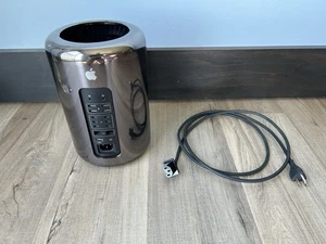 Apple Mac Pro Late 2013 3.7GHz (trash Can) - Afbeelding 1 van 7