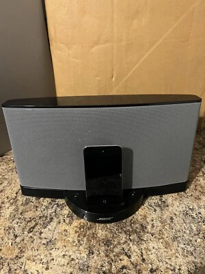 Bose SoundDock Series II Digital Music System & A1367 iPod Touch 32gb Read Des - Image 1 of 2